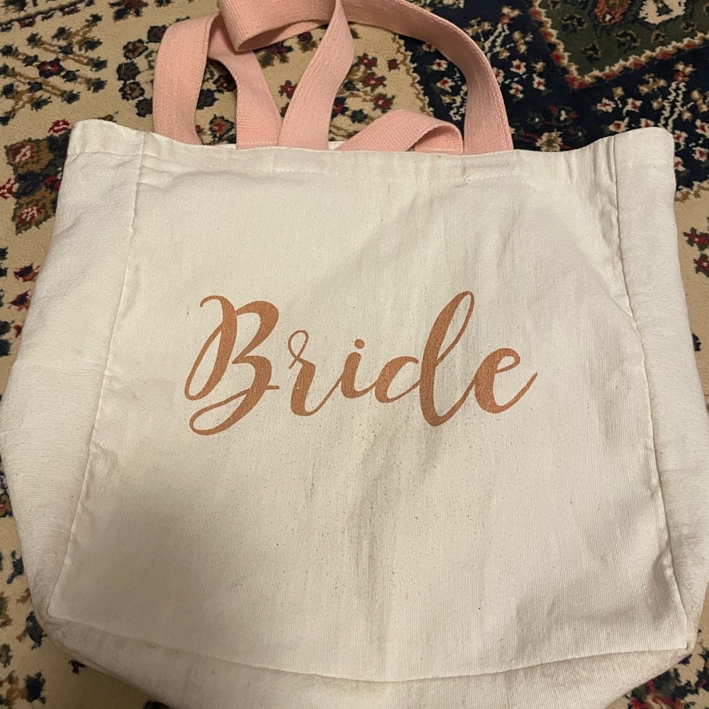 Bride Lot - Picture 5 of 13